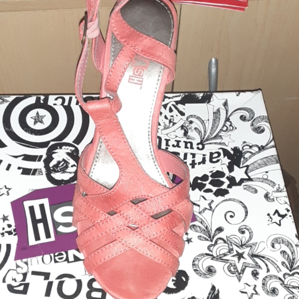 Shoe